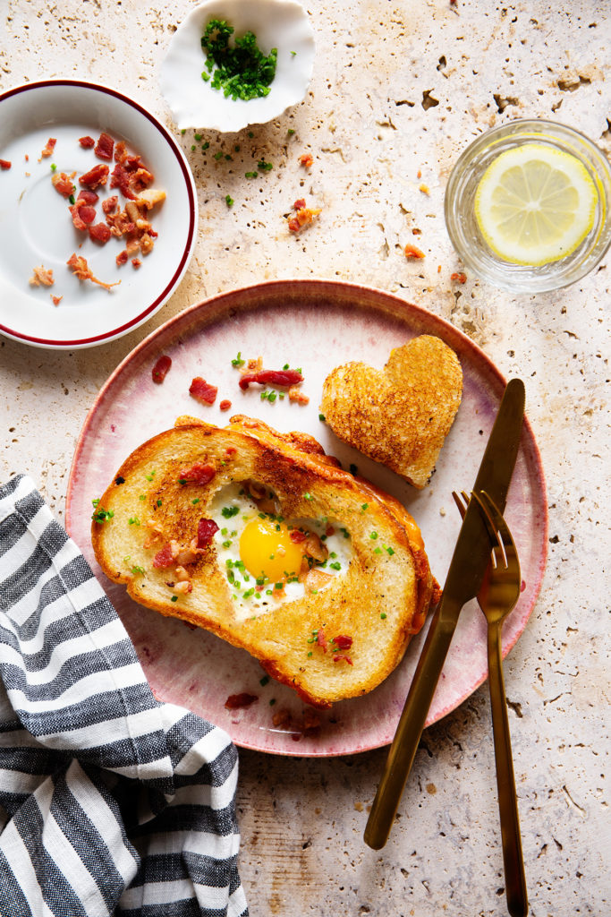 Egg in a Hole Breakfast Sandwiches - Easy Cheesy Vegetarian