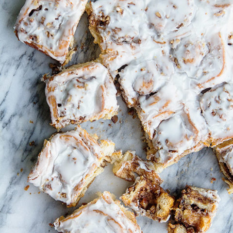 Easy Small Pan Cinnamon Buns - Foodness Gracious