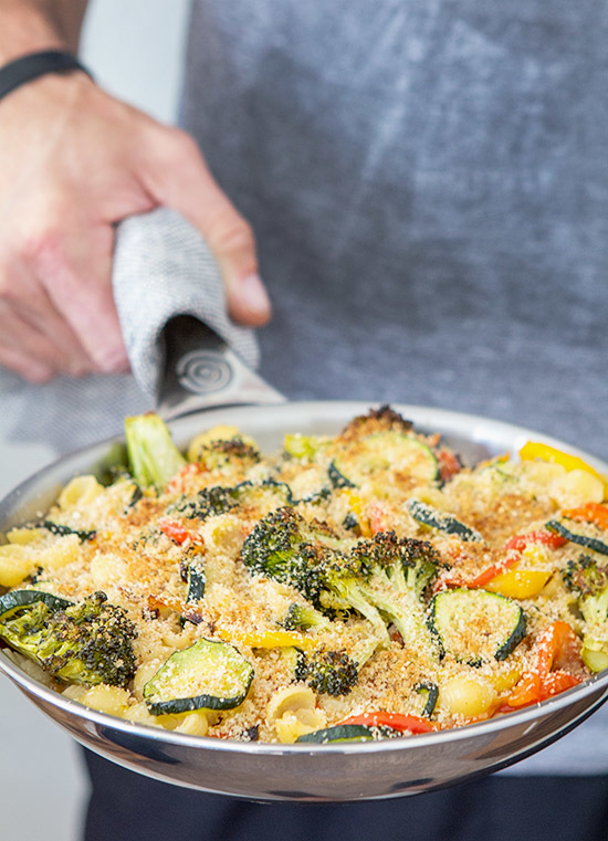 Sriracha Mac & Cheese Vegetable Bake​