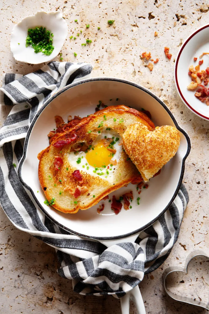 Egg in a Hole Breakfast Sandwiches - Easy Cheesy Vegetarian