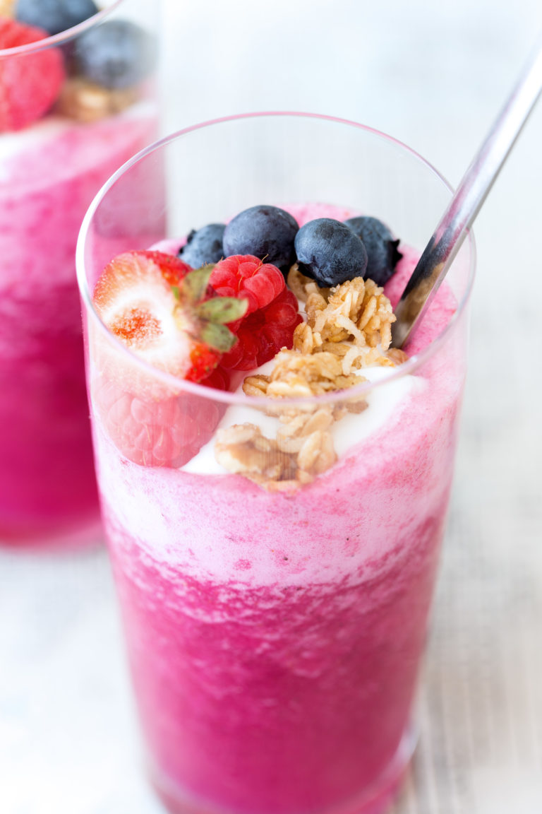Dragon Fruit Smoothie ~ This vibrant and healthy smoothie works great as a breakfast option or as snack for any time of the day