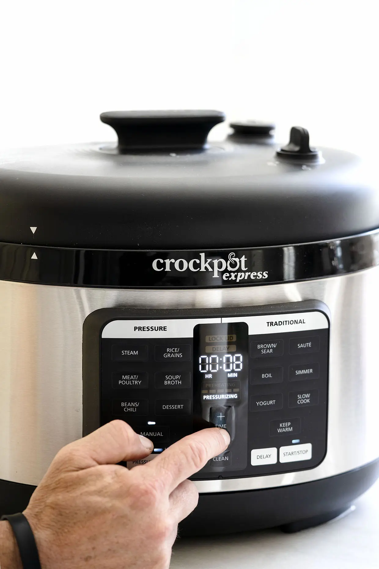 Getting to Know Your Crockpot Express Oval Pressure Cooker Features 